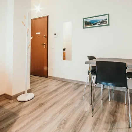 Al 13 - Lakeside Leisure & Business شقة *