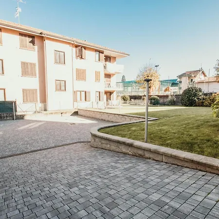 Al 13 - Lakeside Leisure & Business Apartment *