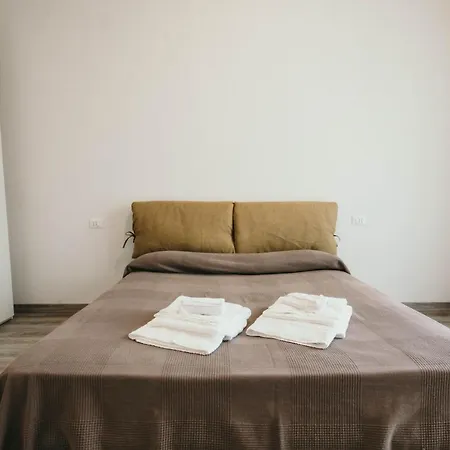 Al 13 - Lakeside Leisure & Business 斯特雷萨